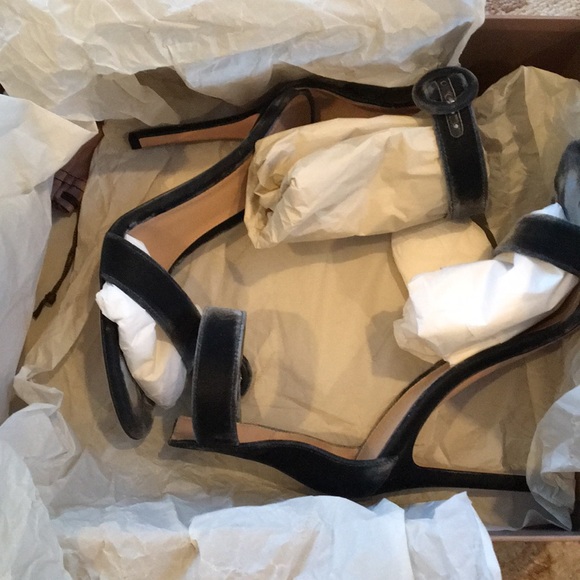 NIB Grey Velvet Portofino 105 sz 36.5
